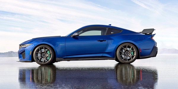 Ford Mustang Dark Horse SC