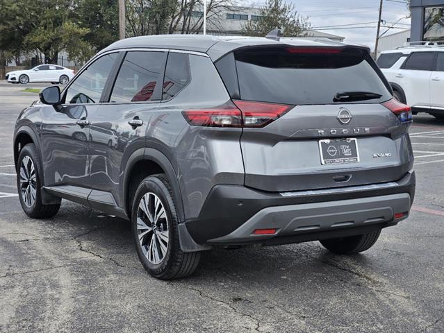 2022 Nissan Rogue SV 3