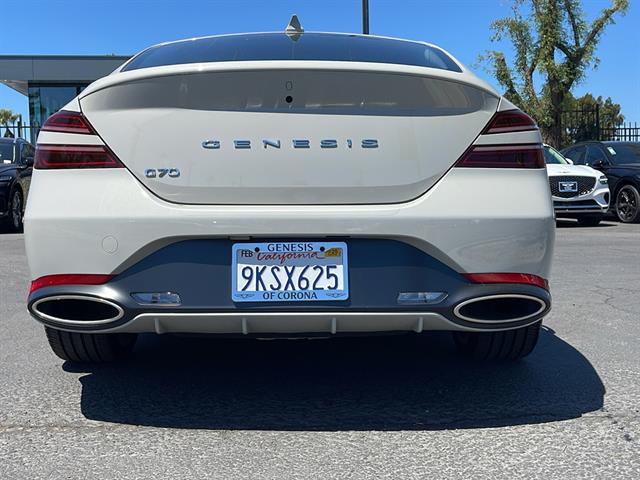 2024 Genesis G70 2.5T Standard 10