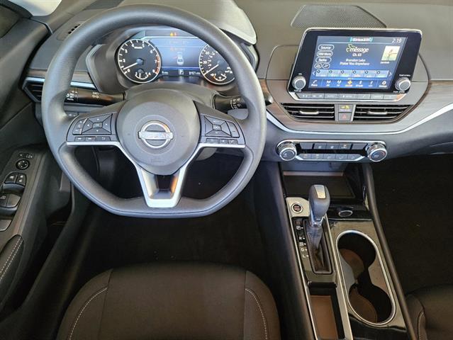 2024 Nissan Altima 2.5 SV 18