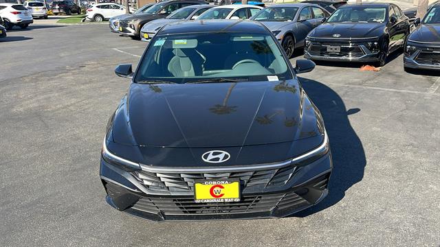 2024 Hyundai Elantra SEL 2