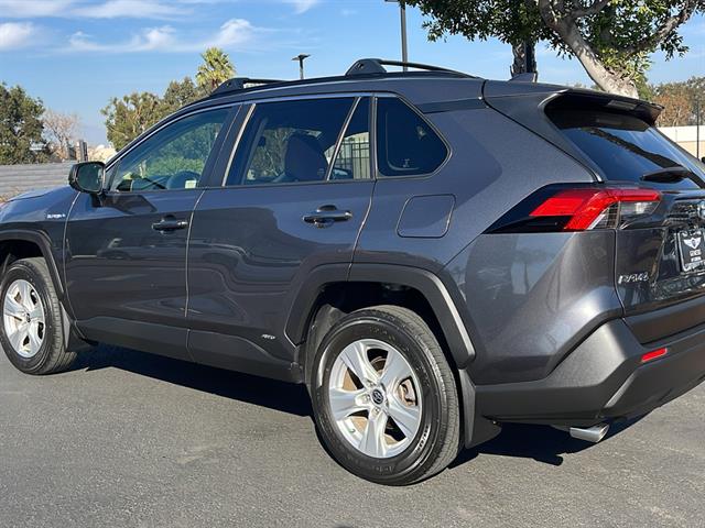 2021 Toyota RAV4 LE 11