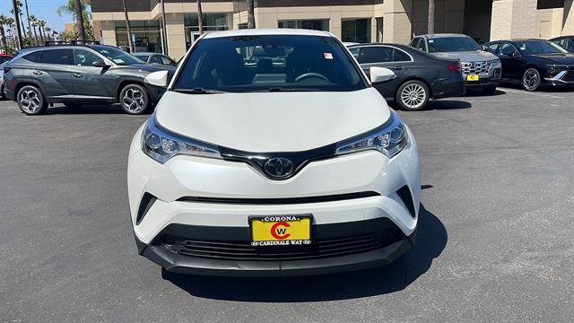 2019 Toyota C-HR XLE 3