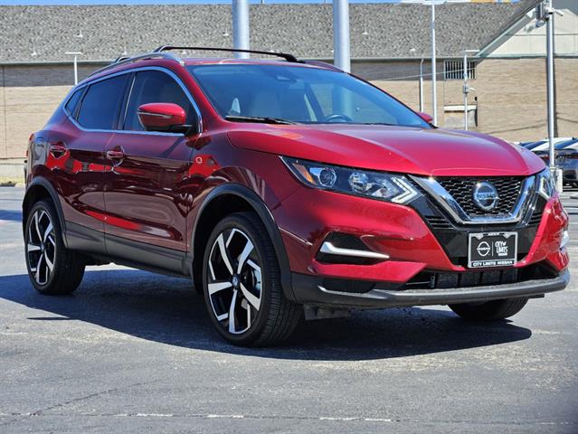 2022 Nissan Rogue Sport SL 2