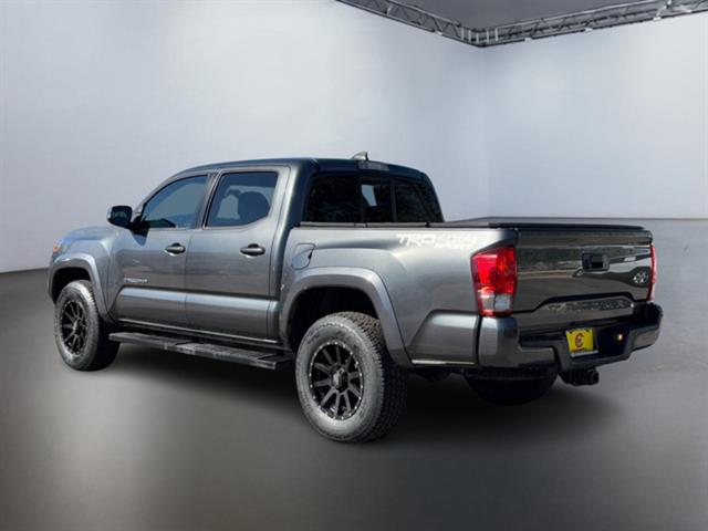 2016 Toyota Tacoma TRD Sport 10