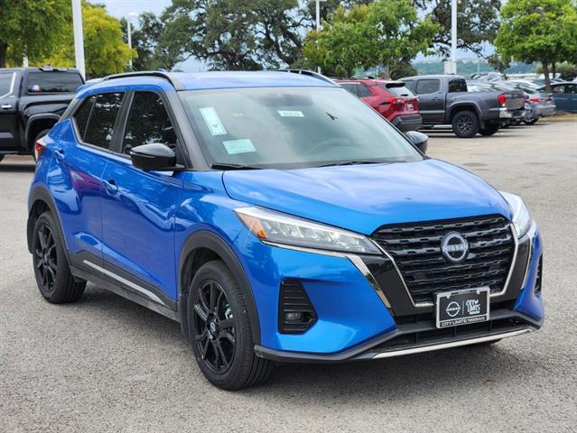 2024 Nissan Kicks SR 2