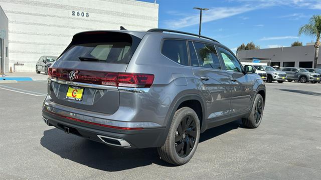 2024 Volkswagen Atlas SE 7