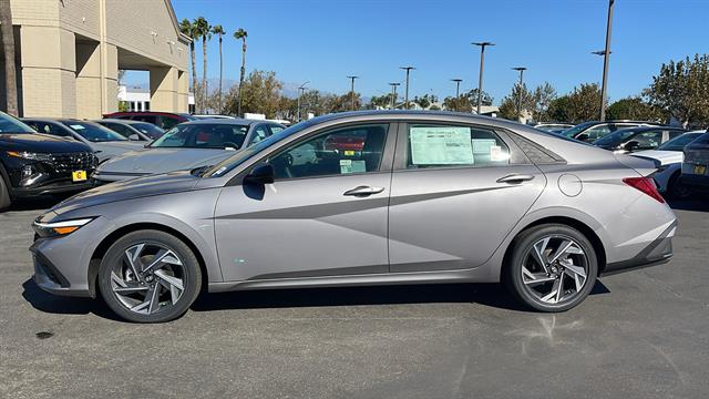 2025 Hyundai Elantra Hybrid Blue 12