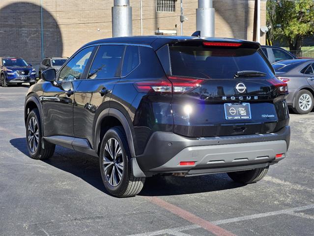 2023 Nissan Rogue SV 3