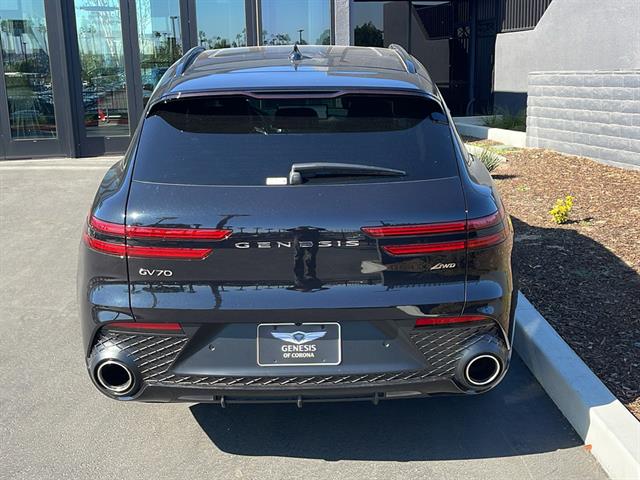 2025 Genesis GV70 2.5T AWD 8