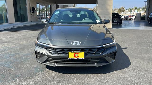 2024 Hyundai Elantra SEL 3