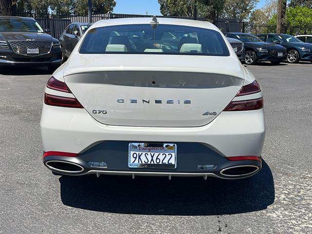 2024 Genesis G70 2.5T Standard 9