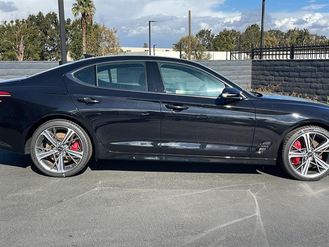 2025 Genesis G70 3.3T RWD Sport Advanced 6