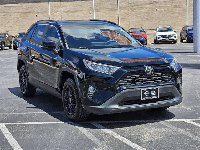 2019 Toyota RAV4 XLE 2