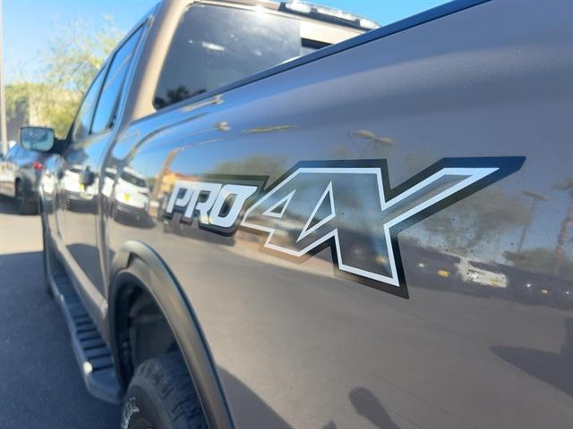 2021 Nissan Titan PRO-4X 12