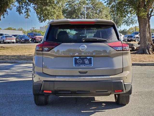 2025 Nissan Rogue SV 4