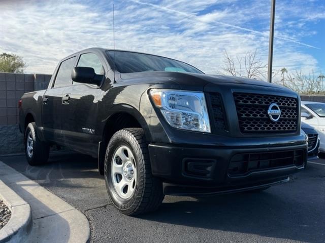 2018 Nissan Titan SV 2