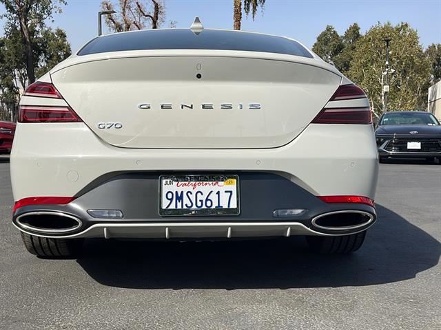 2025 Genesis G70 2.5T Prestige 10