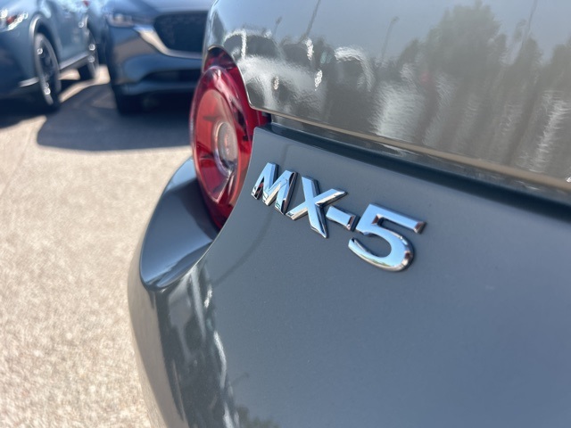 2024 Mazda MX-5 Miata Grand Touring 11