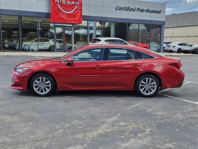 2022 Toyota Avalon XLE 3