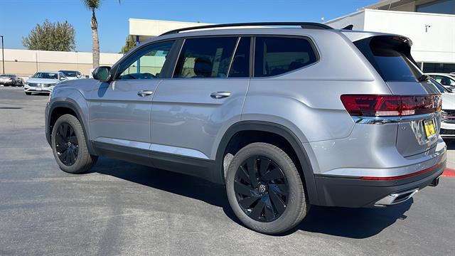 2024 Volkswagen Atlas SE 11