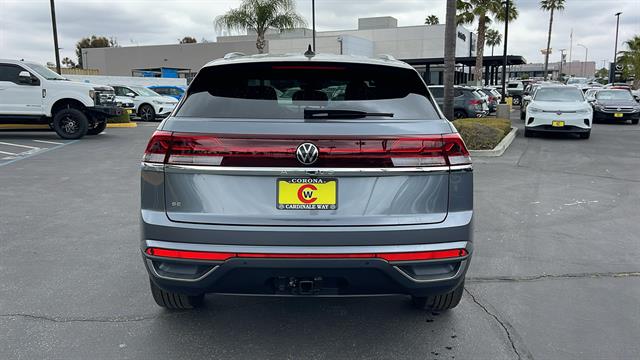 2024 Volkswagen Atlas Cross Sport SE 10