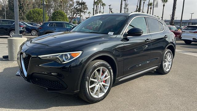 2019 Alfa Romeo Stelvio Ti Lusso 10