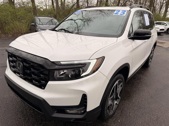 View vehicle photo 7