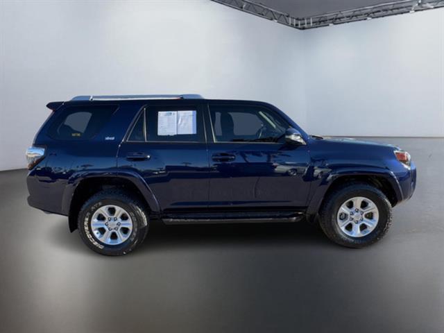 2018 Toyota 4Runner SR5 3