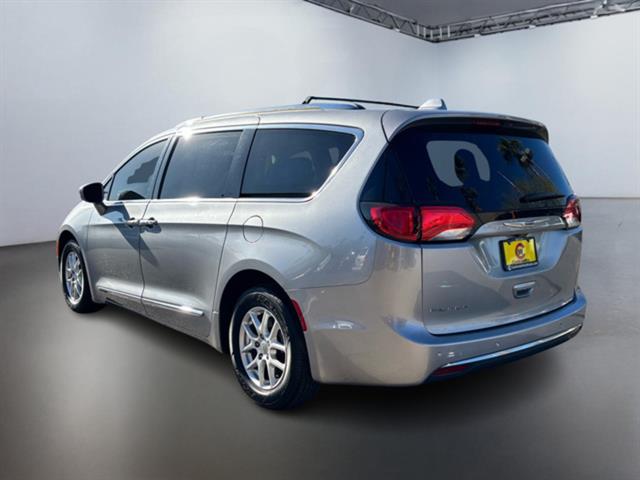 2020 Chrysler Pacifica Touring L 10