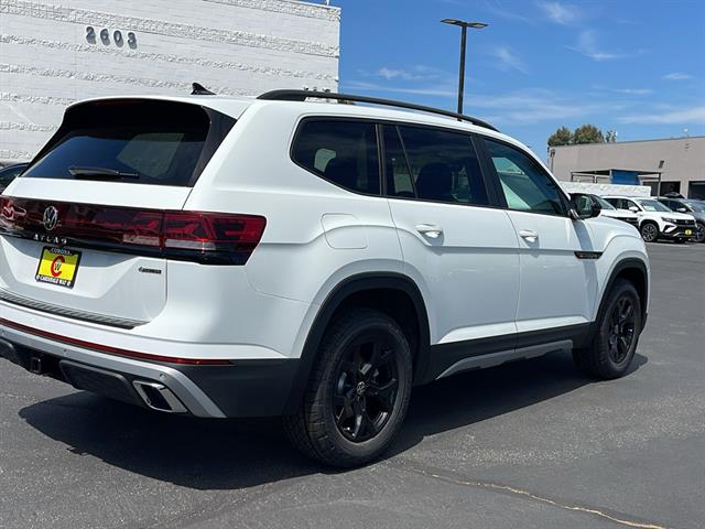 2024 Volkswagen Atlas Peak Edition SE 4Motion 9