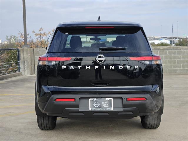 2025 Nissan Pathfinder S 4