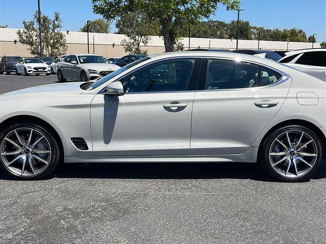 2024 Genesis G70 2.5T Standard 12