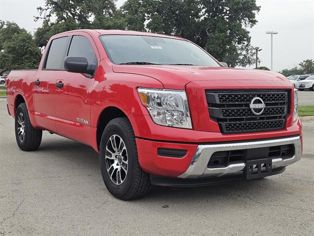 2024 Nissan Titan SV 2