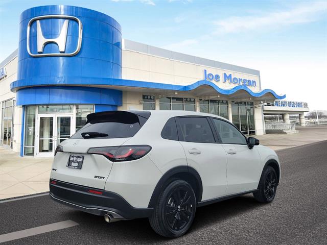 View vehicle photo 4