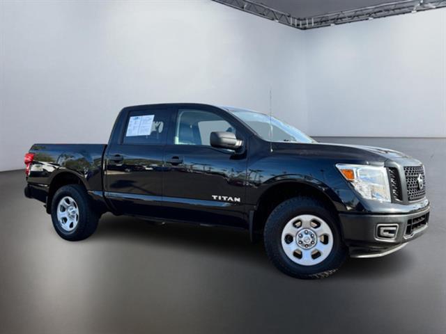 2018 Nissan Titan SV 2