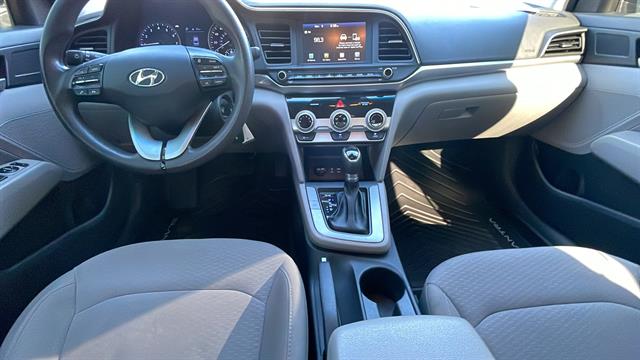 2019 Hyundai Elantra SEL 17