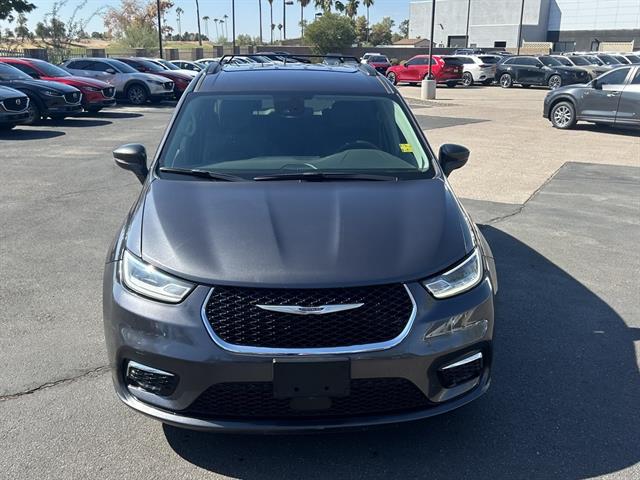 2022 Chrysler Pacifica Touring L 2