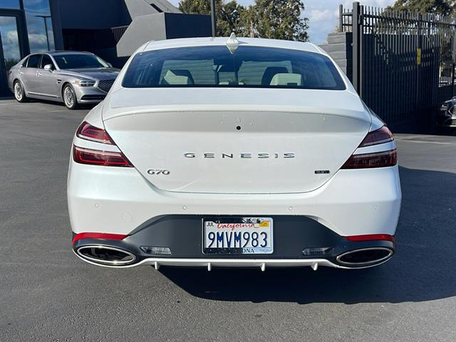 2025 Genesis G70 3.3T Sport Advanced 9