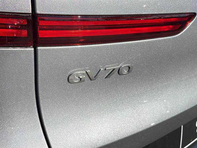 2025 Genesis GV70 2.5T AWD 30