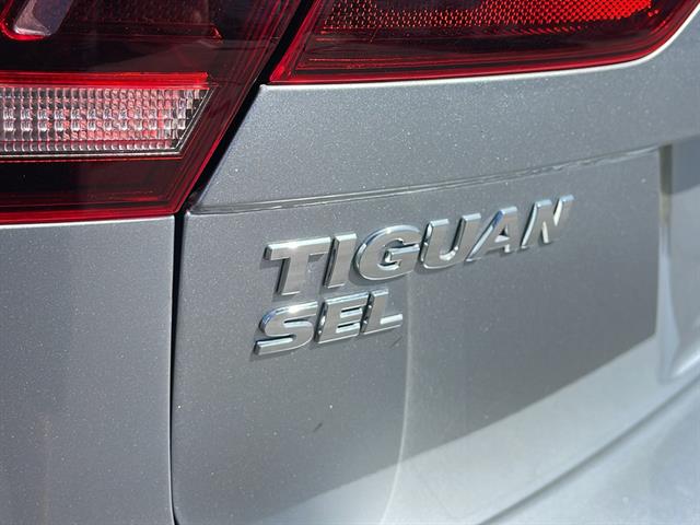 2020 Volkswagen Tiguan 2.0T SEL 29