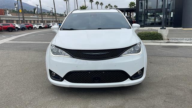 2018 Chrysler Pacifica Limited 3