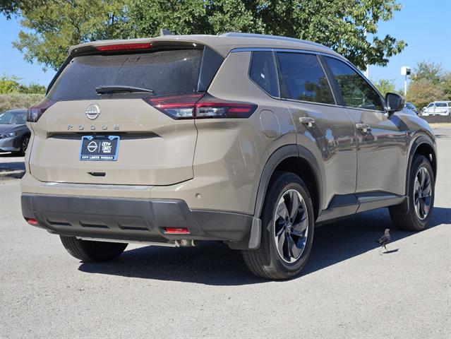 2025 Nissan Rogue SV 5