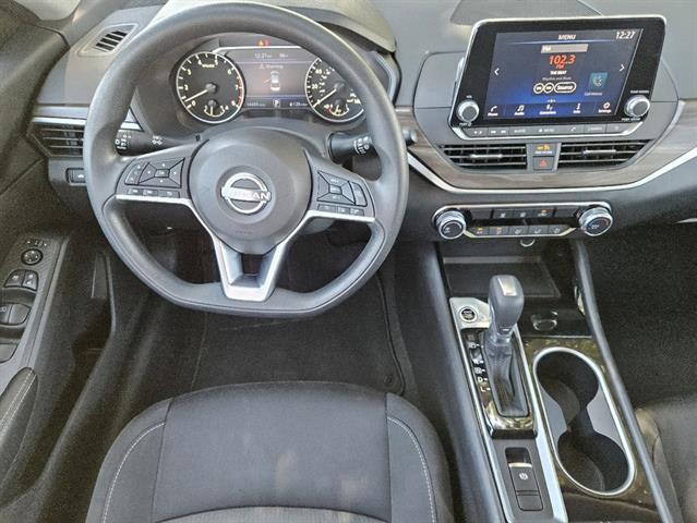 2024 Nissan Altima 2.5 SV 19