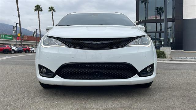 2018 Chrysler Pacifica Limited 4