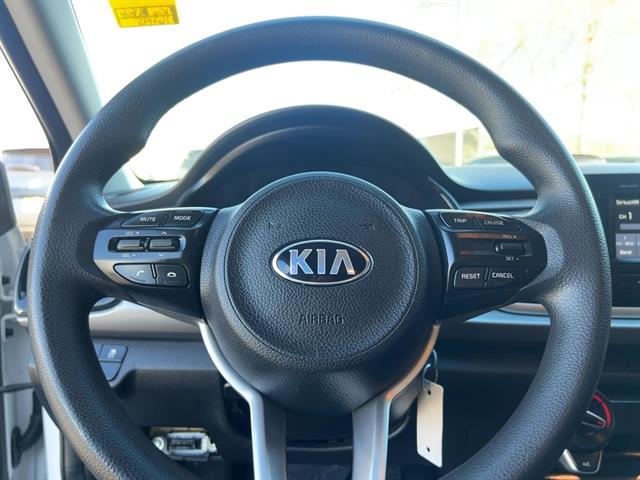 2019 Kia Rio S 23