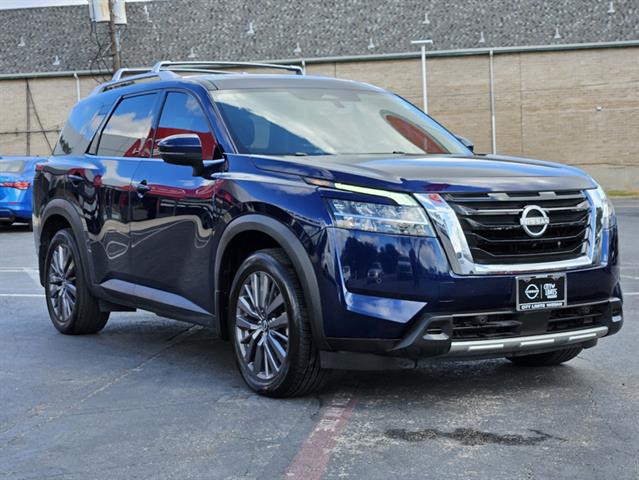 2023 Nissan Pathfinder SL 2