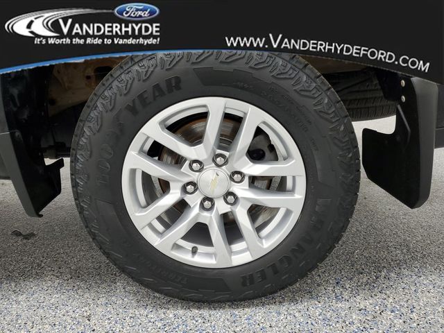 View vehicle photo 5