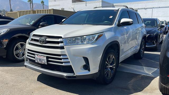 2018 Toyota Highlander LE 4dr SUV (3.5L V6) 5