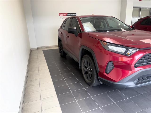 2022 Toyota RAV4 LE photo 4